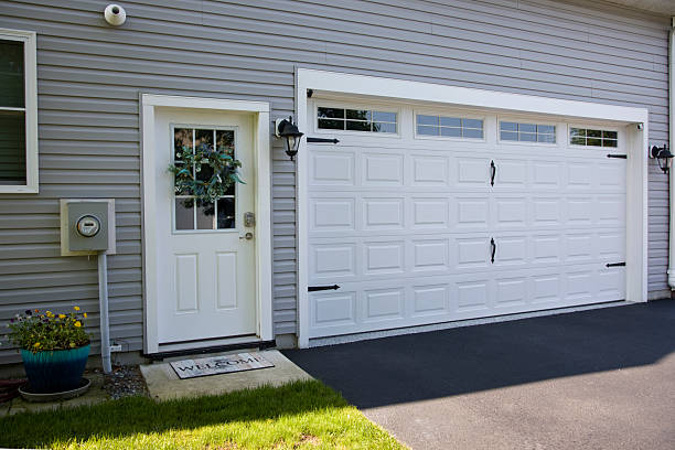 24/7 Emergency Garage Door Installation experts in Southport, NC